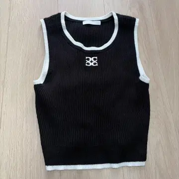 리브 블랙 탱크탑 백리본