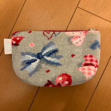 리본과 꽃무늬 패브릭 파우치