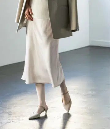 Noble 야마가 코토코 콜라보 새틴 바이어스 스커트