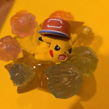 피카츄 피규어 빨간 모자