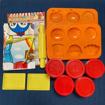 주물러서 늘리는 호빵맨 점토 베이커리