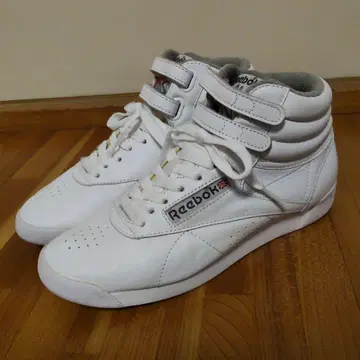 리복 화이트 하이컷 스니커즈