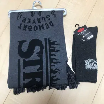 GU 기묘한 이야기 머플러 삭스