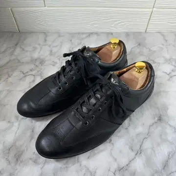 ARMANI JEANS 블랙 가죽 스니커즈 28cm 상당