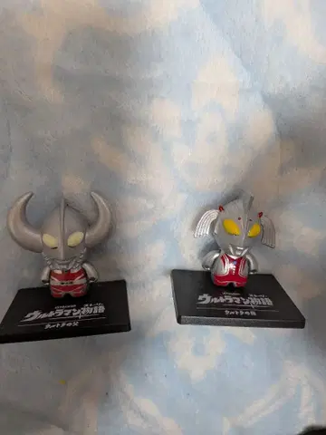 코레캬라 울트라의 아버지 울트라의 어머니 2체 세트