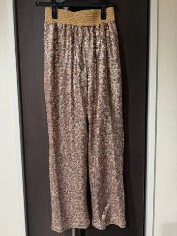 [ 미착용 새상품 ] LilCilly 골드 핑크 스팽글 팬츠