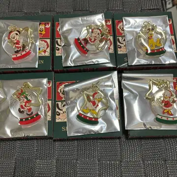 디즈니 스토어 크리스마스 시크릿 키체인 컴플리트 세트