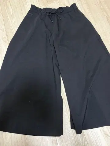 Lacoste 울 혼방 와이드 플레어 팬츠 36