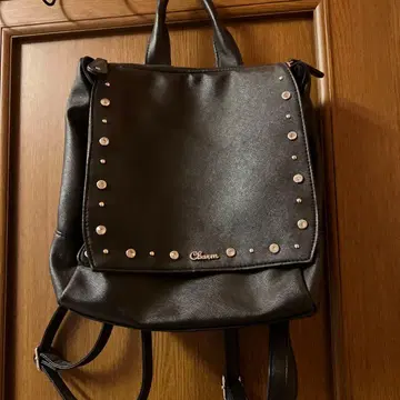 스터드 장식 블랙 백팩