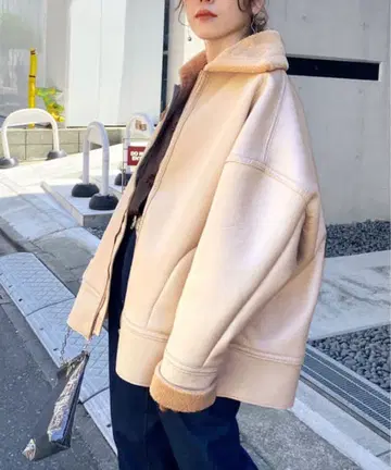 Who's who gallery 오버 사이즈 무스탕 코트