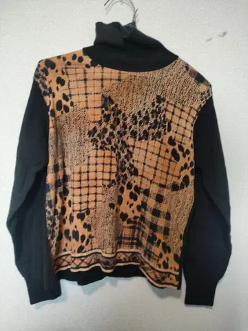 g30 레오나르 LEONARD 니트 스웨터 긴팔 하이넥 실크 혼방