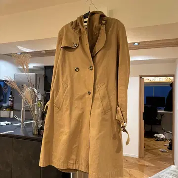 브로더리 앤 코. 베이지 트렌치코트