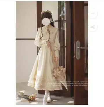 소나타를 연주하는 자수 클래시컬 원피스 MANUSMACHINA