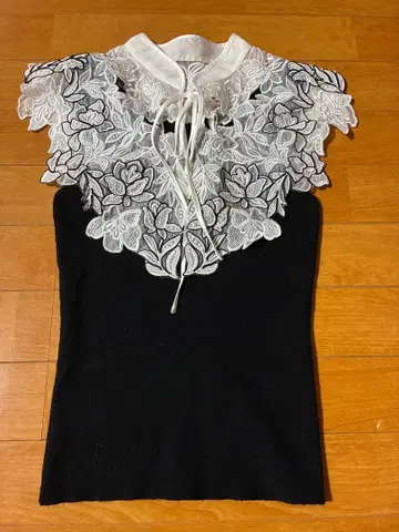 SNIDEL 레이스 장식 슬리브리스 니트 S 사이즈