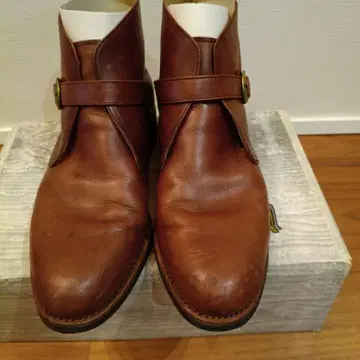 브라운 가죽 버클 부츠