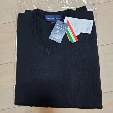 CHRISTIAN ORANI 울 V넥 스웨터 M 블랙