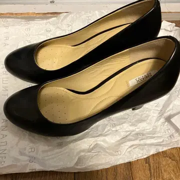 거의 새상품 23cm (36) GEOX 펌프스 블랙 하이힐