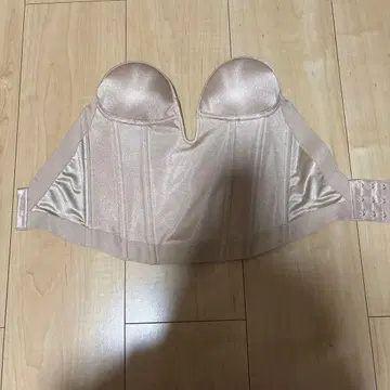 결혼식 뷔스티에 베이지