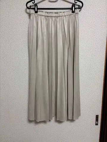 투모로우랜드 플리츠 롱 스커트