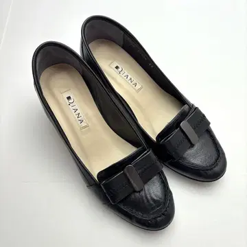 다이애나 리본 포함 로퍼 펌프스 천연 가죽 블랙 가죽 22cm