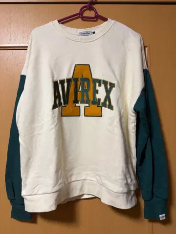 AVIREX 크루넥 트레이닝복 아이보리 그린
