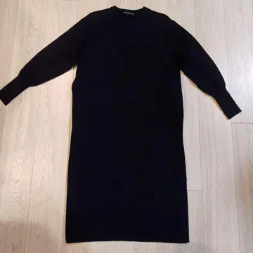 23구 울 캐시미어 니트 원피스