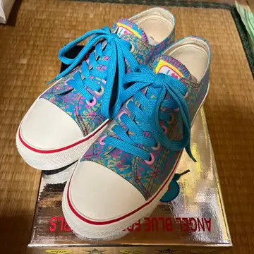 엔젤 블루 스니커즈