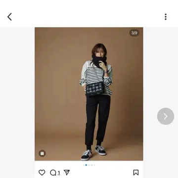 FORME 화이트 x 블랙 스트라이프 니트