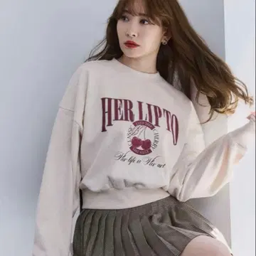 HERLIPTO 클래식 체리 스웨트셔츠