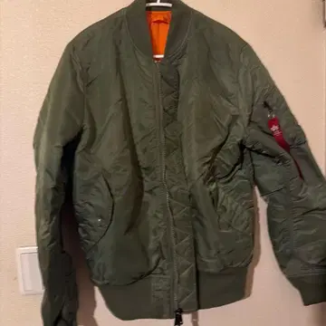 올리브 그린 MA-1 플라이트 자켓