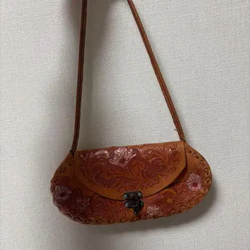 꽃무늬 가죽 숄더백 브라운