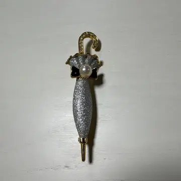 미사용 새상품! 펄 장식 우산 모티브 브로치