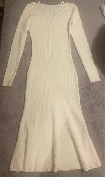 니트 원피스 크림 화이트 색상