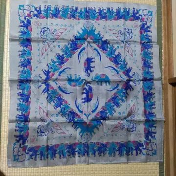 태국 실크 100% 코끼리와 꽃 무늬 스카프