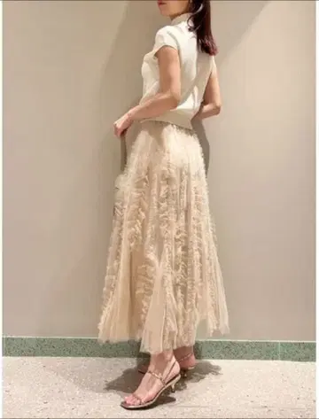 스나이델 랜덤 프릴 샤샤 스커트