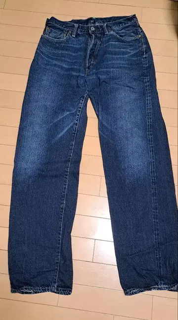 다크 블루 버튼 플라이 데님