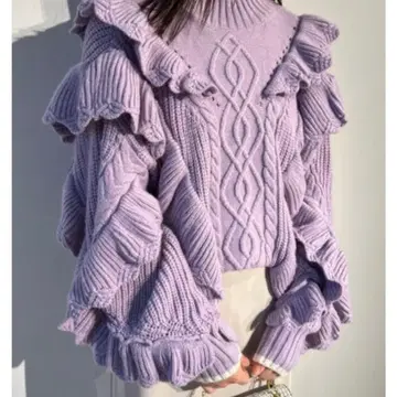 LILY BROWN 프릴 케이블 니트 스웨터