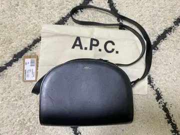 A.P.C. 하프문 숄더백