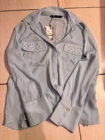 Zara 스터드 장식 라이트 블루 긴팔 셔츠