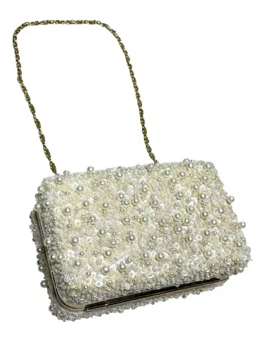 펄 장식 클러치백