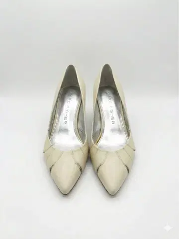 Marc Fisher 베이지 스틸레토 하이힐