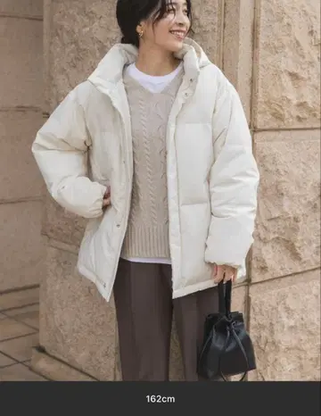 다운 자켓 어반 리서치 도어스 M 사이즈 화이트