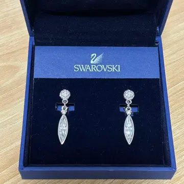 [ 새상품급 ] SWAROVSKI 스와로브스키 클립 귀찌 파베