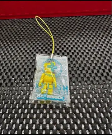 베어브릭 50퍼센트 레어 키시리쉬 옐로우 컬러