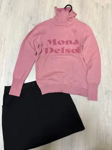 새상품 M 사이즈 델솔 골프 니트 속기모 스커트 셋업 핑크