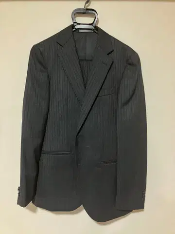 KASHIYAMA 다크 그레이 스트라이프 비즈니스 정장