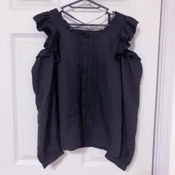 MARS 어깨 트임 새틴 리본 크로스 블라우스