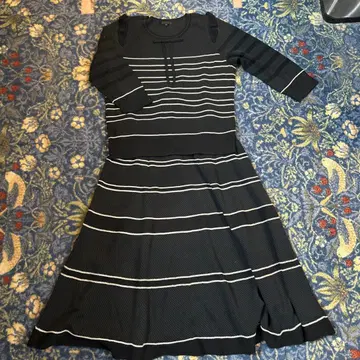 TO BE CHIC 블랙/화이트 스트라이프 셋업 44와 46