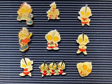 울트라맨 핀 배지