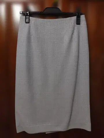 새상품 BOSCH 타이트 스커트 라이트 그레이 글렌체크